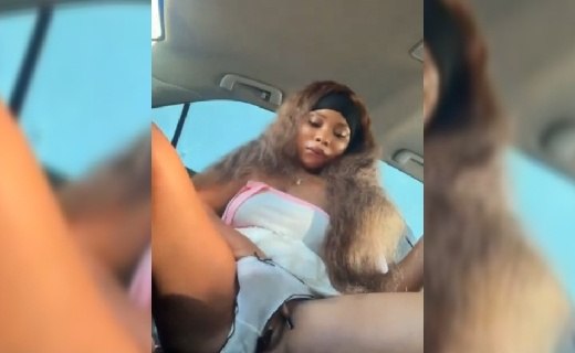 Horny Winnie Having Quick Masturbation