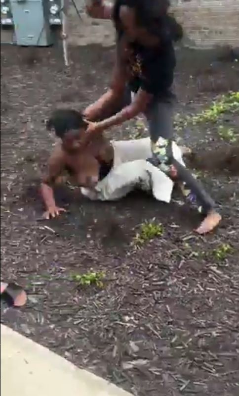 Breasts Pop Out In Public As Black Girls Are Seen Fighting Over A Man (18+)