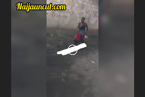 One Boobs Popped Out As Two Black Girls Fight