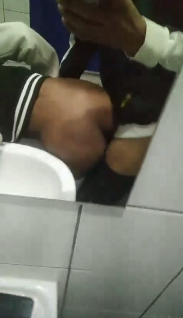 Another Mzansi Couple Having Sex In Public Toilet (18+)